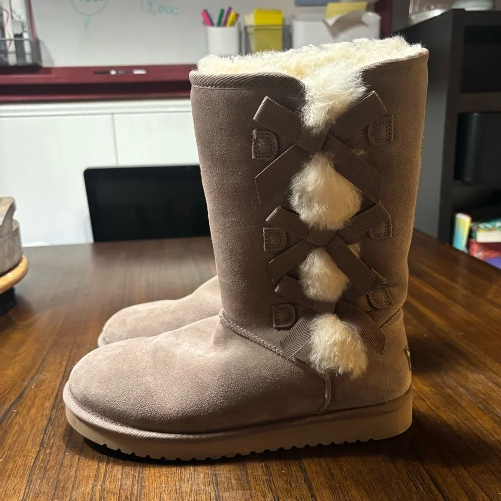 NWOB Koolaburra by Ugg Victoria Tall Boots cinder size 9